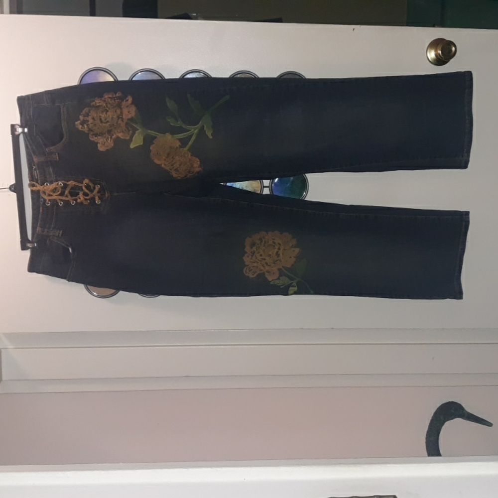 🌺VENEZIA FLORAL LACE UP Jeans